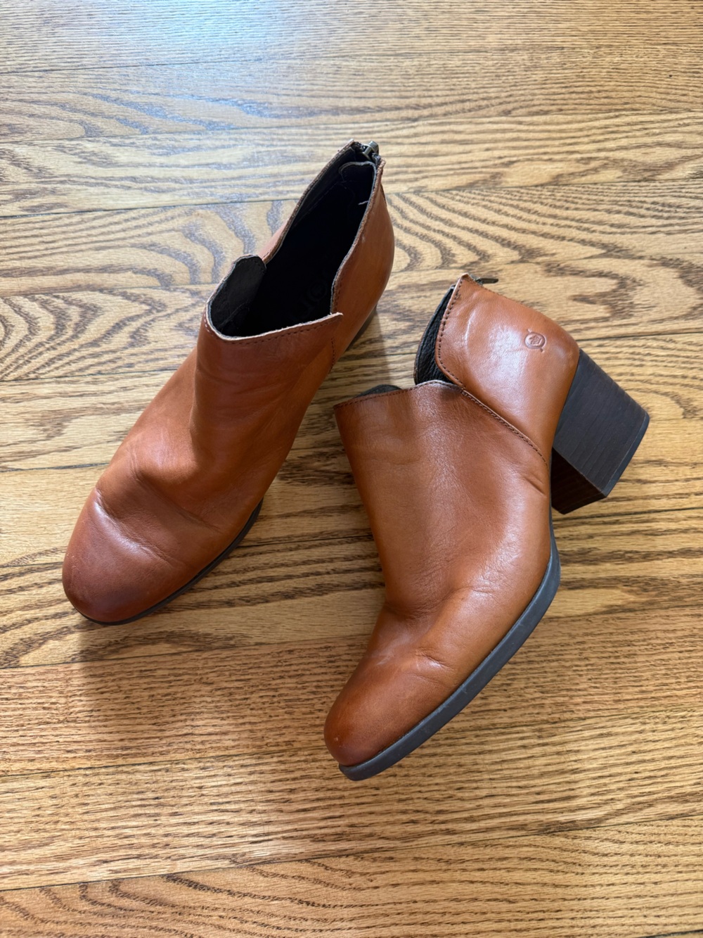 Born Kenzey Leather Ankle Boots